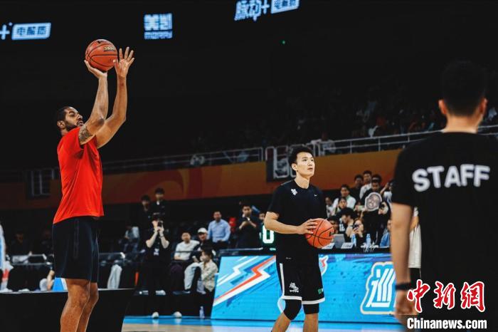 2025街球霸王南昌站收官 NBA球星助阵 精彩对决引