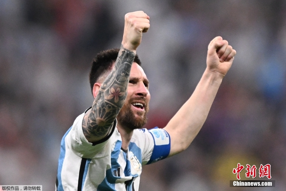 梅西率阿根廷夺冠 历史首人两夺世界杯金球奖