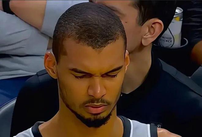 文班亚马连续两场40+两双创马刺队史纪录，成N