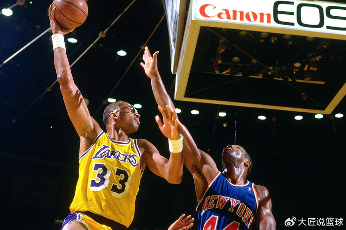 NBA历史防守中锋TOP20揭晓：比尔·拉塞尔登顶，贾