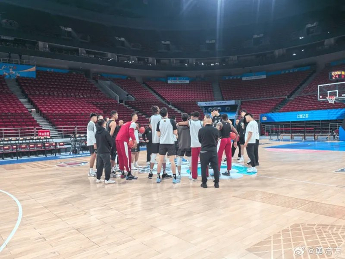 北京男篮外援全面崩盘 上海客场力克对手